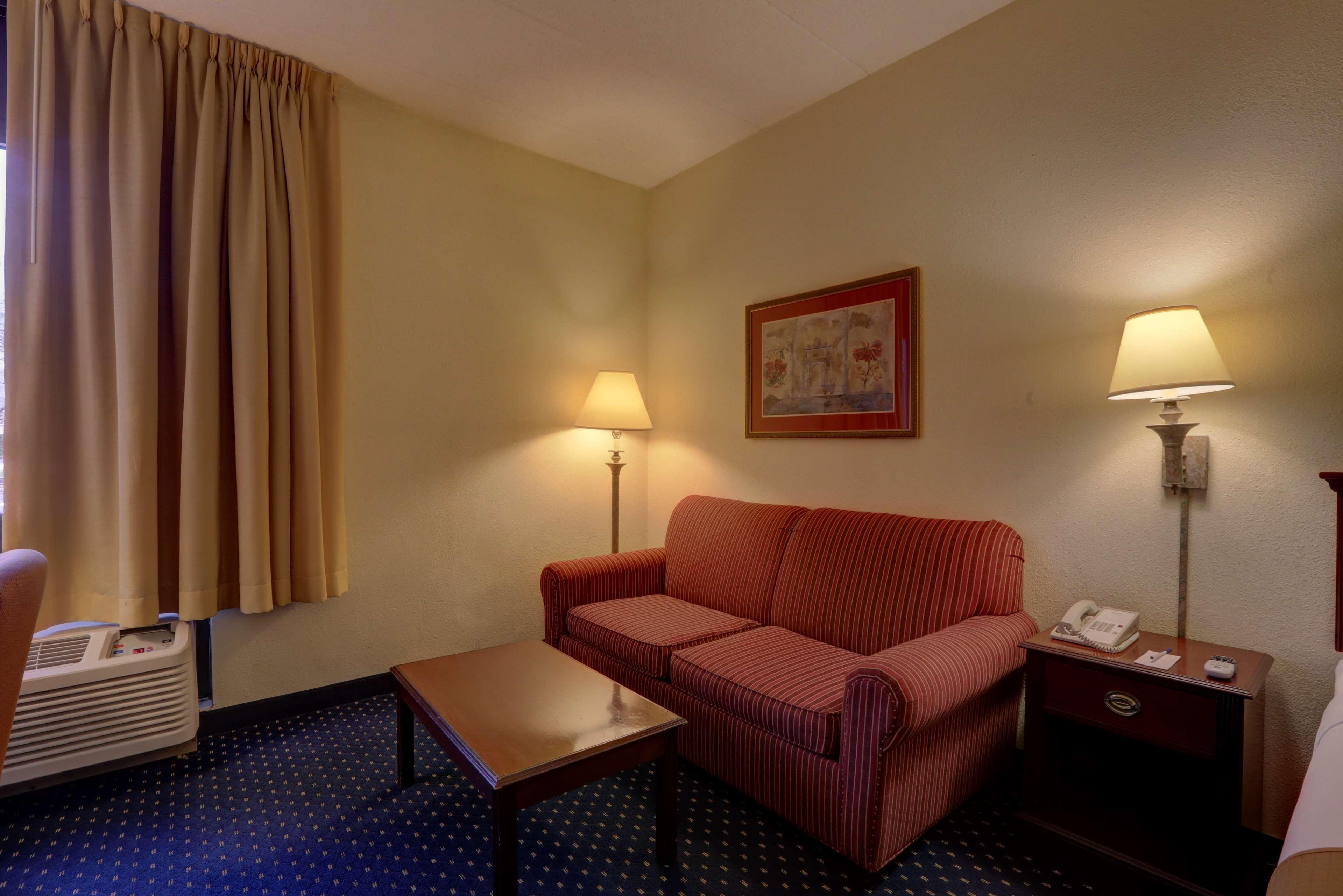 ชัวร์สเตย์ พลัส โฮเต็ล ชิคาโก ลอมบาร์ด บาย เบสต์ เวสเทิร์น Hotel ภายนอก รูปภาพ