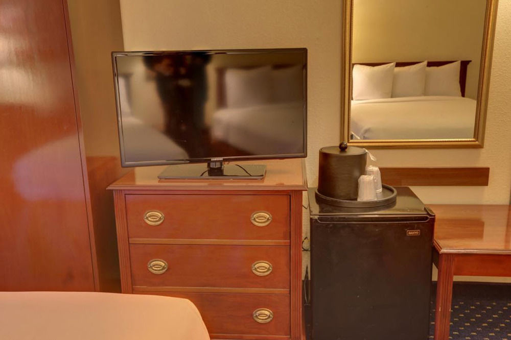 ชัวร์สเตย์ พลัส โฮเต็ล ชิคาโก ลอมบาร์ด บาย เบสต์ เวสเทิร์น Hotel ภายนอก รูปภาพ